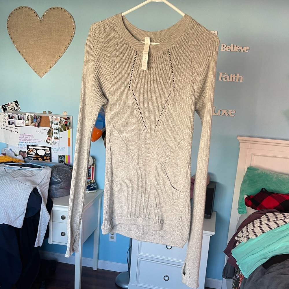 LuluLemon Sweater